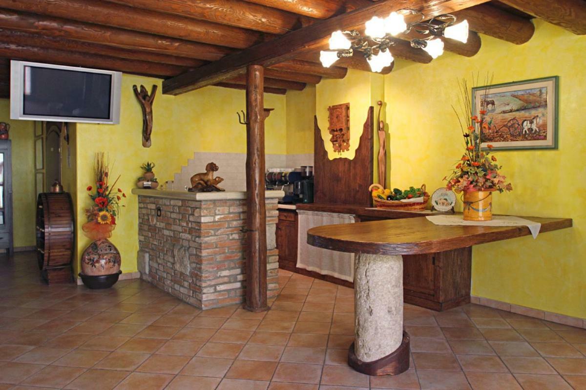 All'Albaro Agriturismo Salizzole Kültér fotó