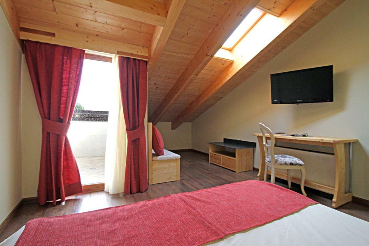 All'Albaro Agriturismo Salizzole Kültér fotó