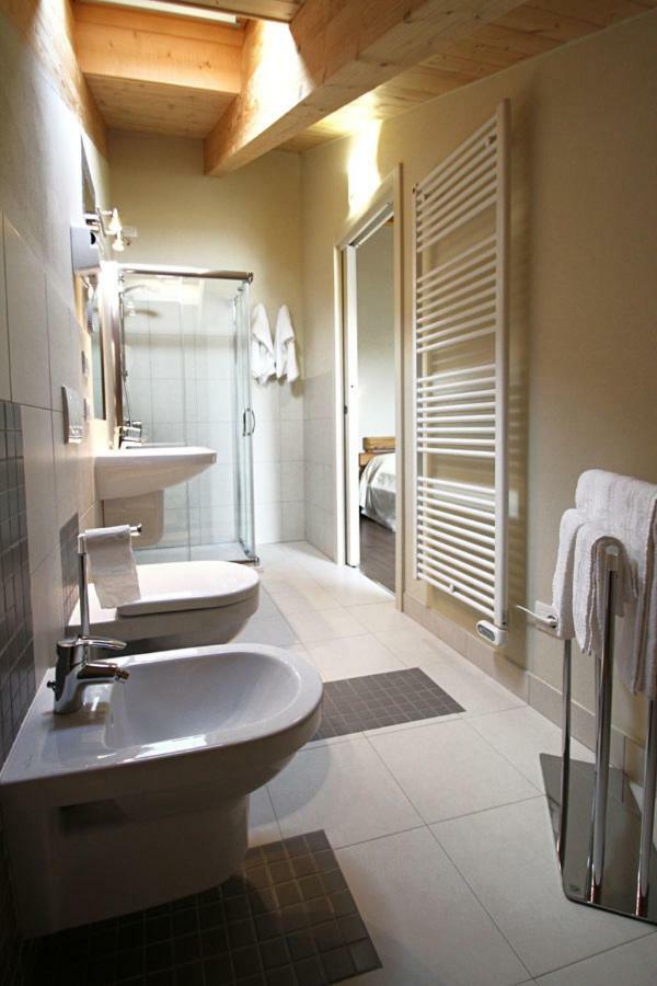 All'Albaro Agriturismo Salizzole Kültér fotó