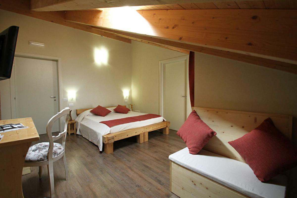 All'Albaro Agriturismo Salizzole Kültér fotó